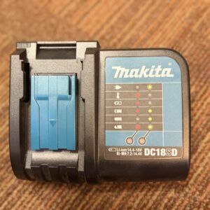 Makita Charger [cordless stapler]